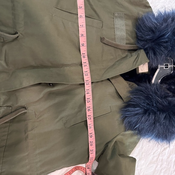 LOFT olive winter coat with faux fur - Picture 8 of 11